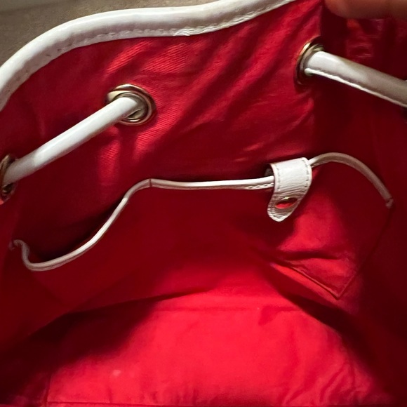 Doonie & Bourke bucket bag in white - Picture 11 of 11